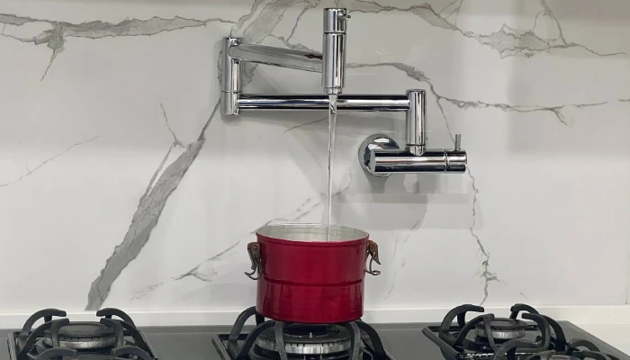 شیر قابلمه پرکن در آشپزخانه‌های صنعتی